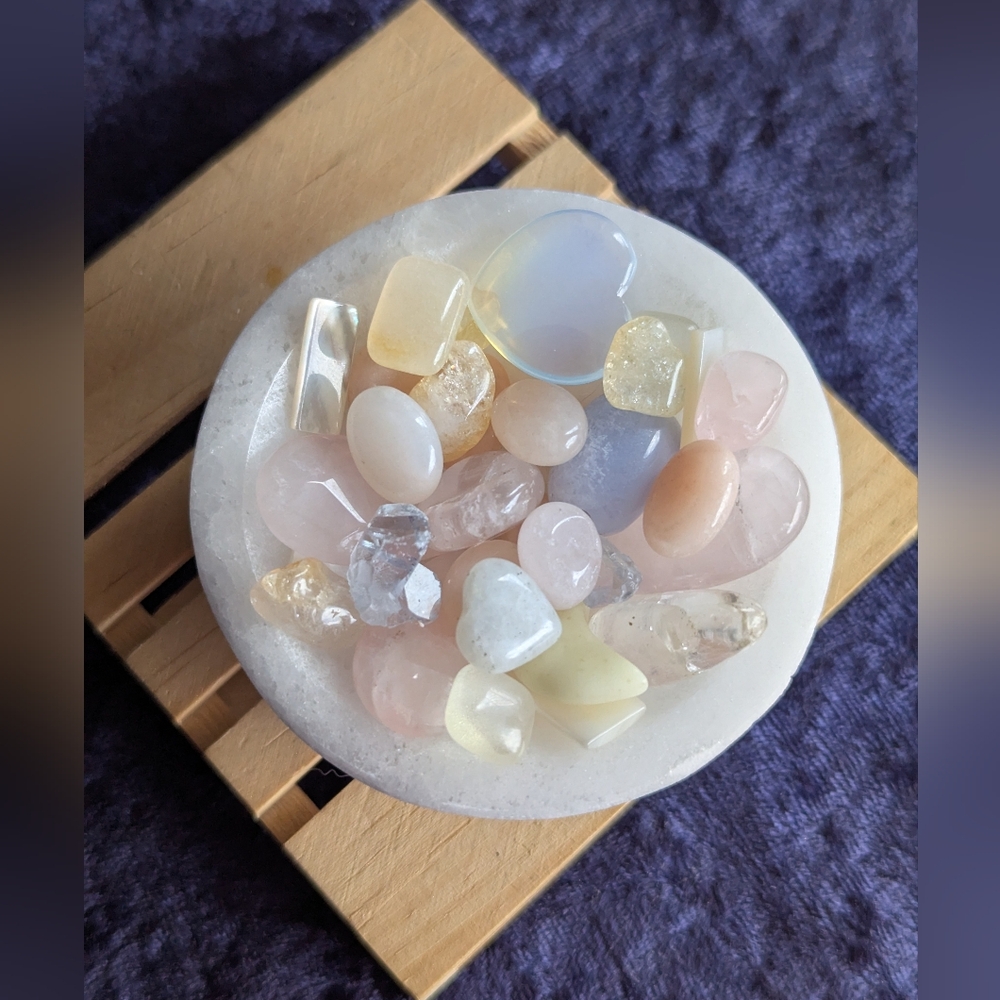 Sweet PasteL CrystaL BowL ☀️ Lemon Jade Rose Quartz 🩵 BLue Lace Agate Moonstone - Picture 9 of 10